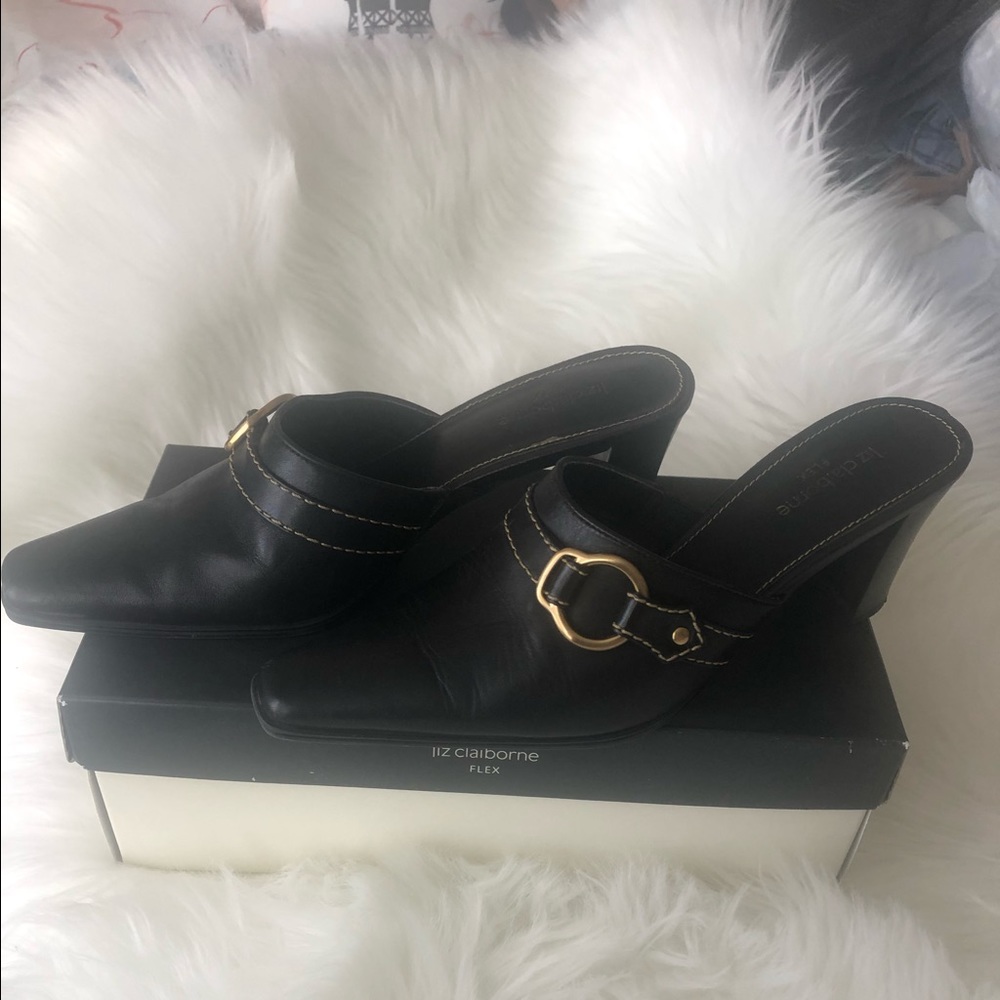 Women’s heel slides